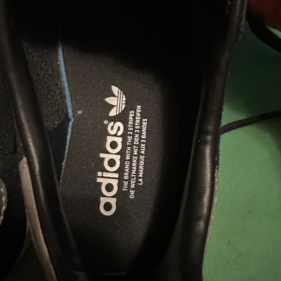 Adidas Gazelle Black Suede Silver
Dots trainers Women's Size 7.5 - Picture 7 of 8